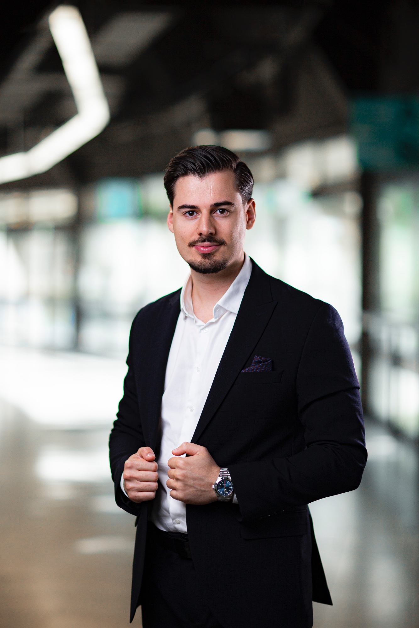 Aref Zohoori – Finanzvertrieb und ETF-Karriere Frankfurt